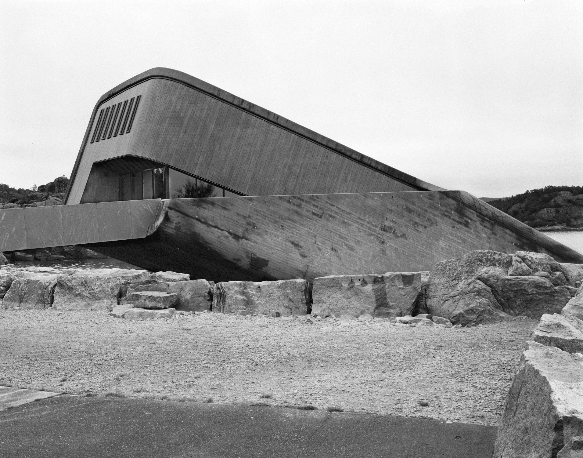 Lindesnes, Under